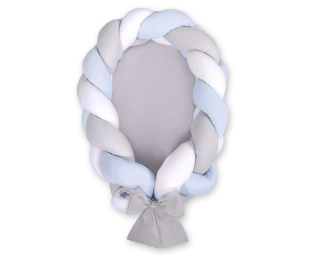 Pletený kokon/mantinel pre bábätká - bielo-modro-sivý